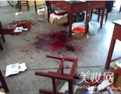 临川二中学生杀老师 因上课玩手机被收缴报复？