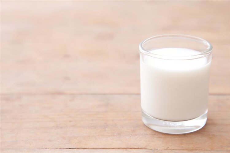 晚上喝牛奶真的能够丰胸？你怎么看？